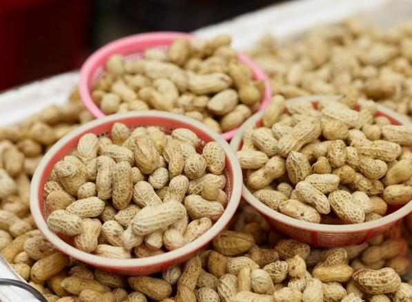 what are raw peanuts health benefits?
