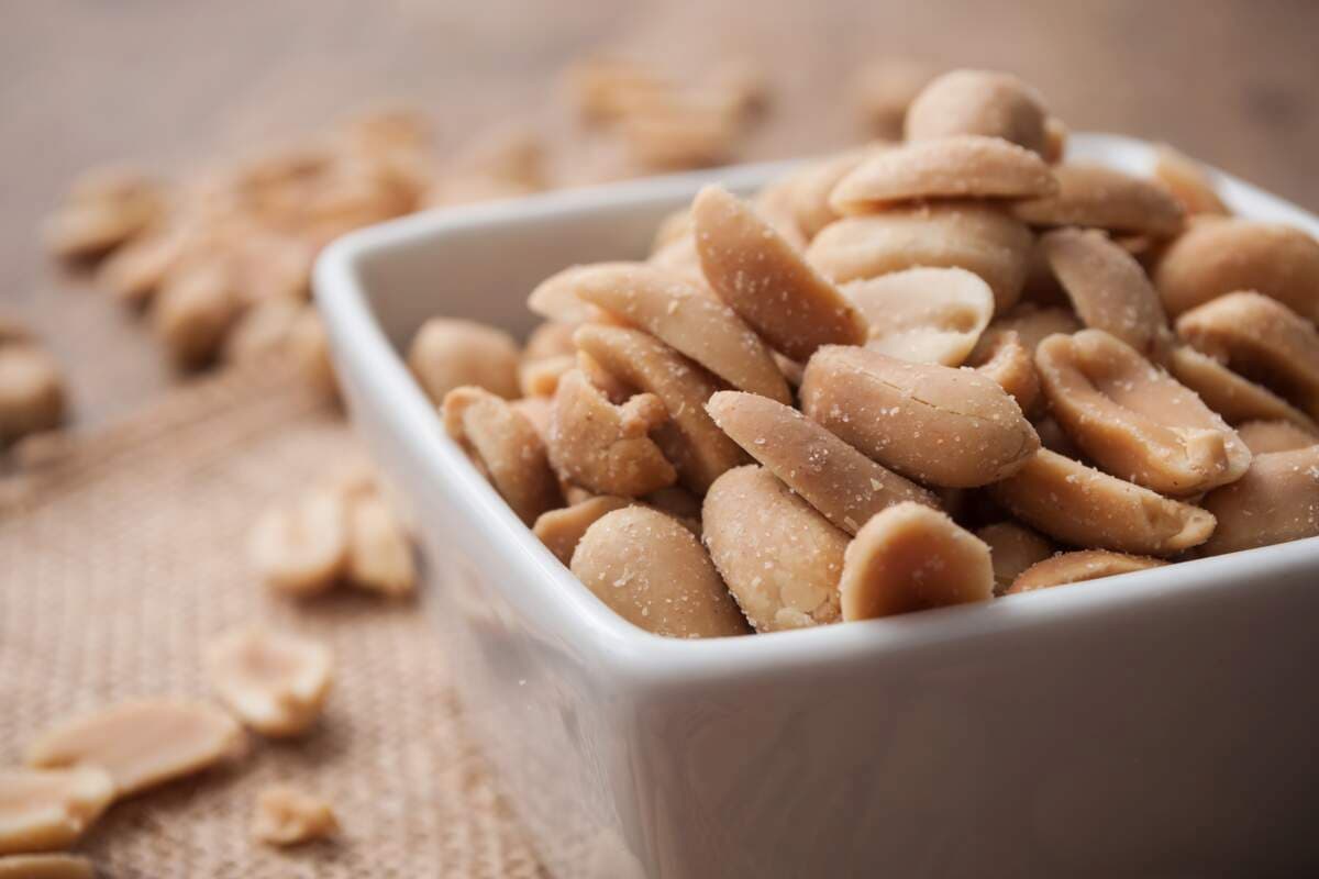  Tong Garden Salted Peanuts; Contains Sodium Potassium Carbohydrate Fiber Protein 
